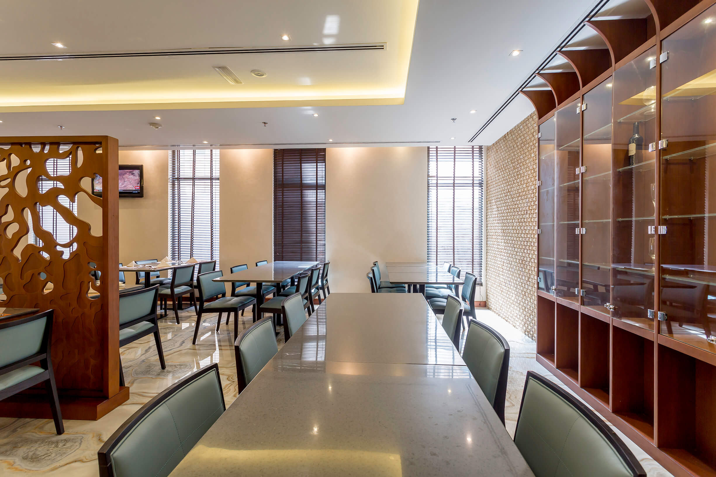 Interior design of mercure gold hotel by kg design studio photo 3