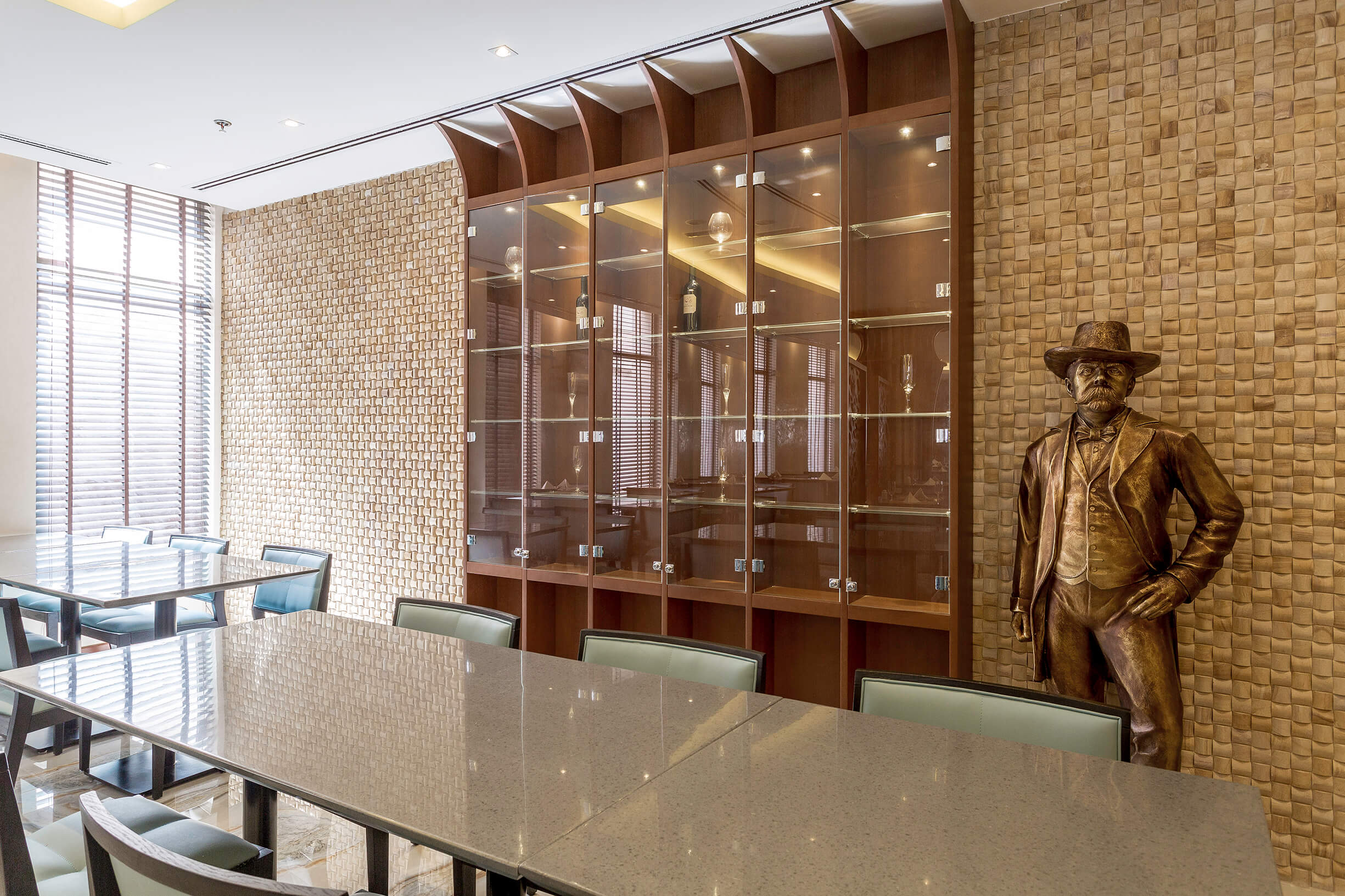Interior design of mercure gold hotel by kg design studio photo 4