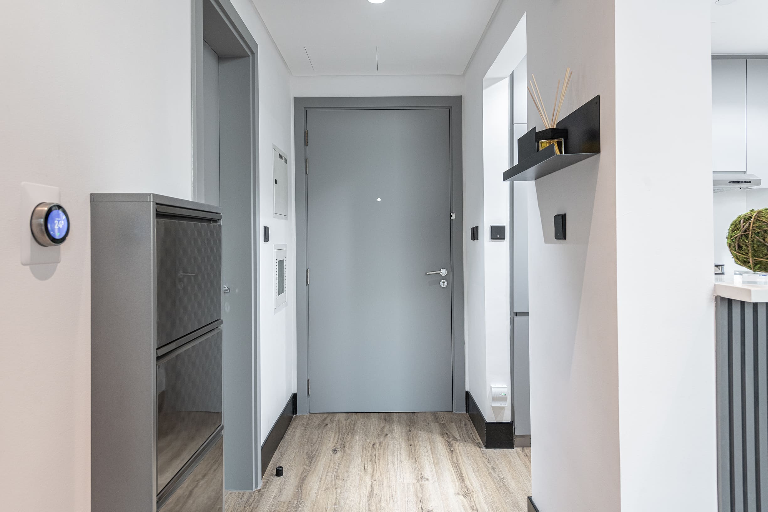 Design of Merano Tower Apartments in Business Bay by KG Design Hallway