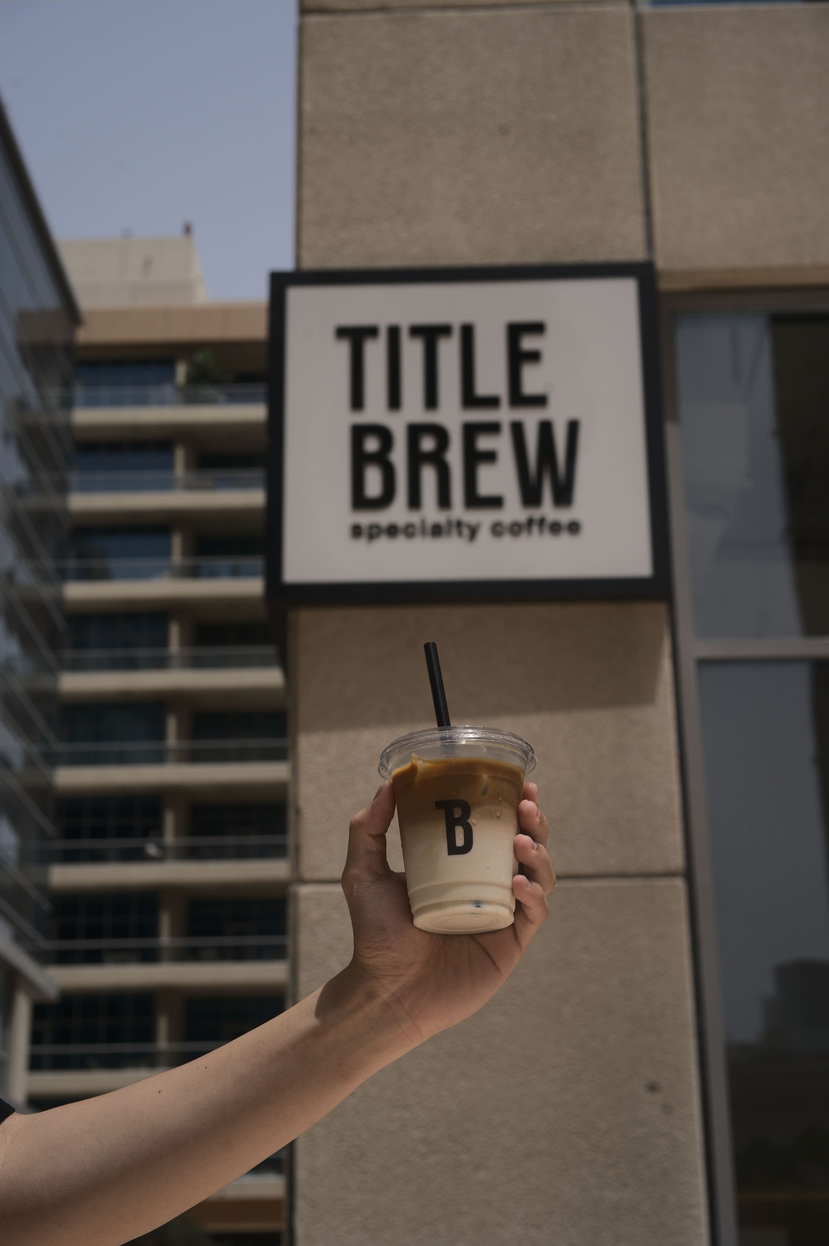 Interior design of stitle brew specialty coffee bay square by kg design photo 5